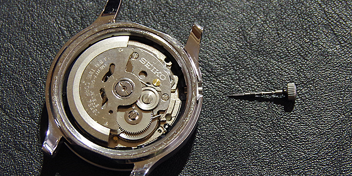 37mmケース、細腕にピッタリ！ SEIKO SNK803 ケースを磨いて風防を交換